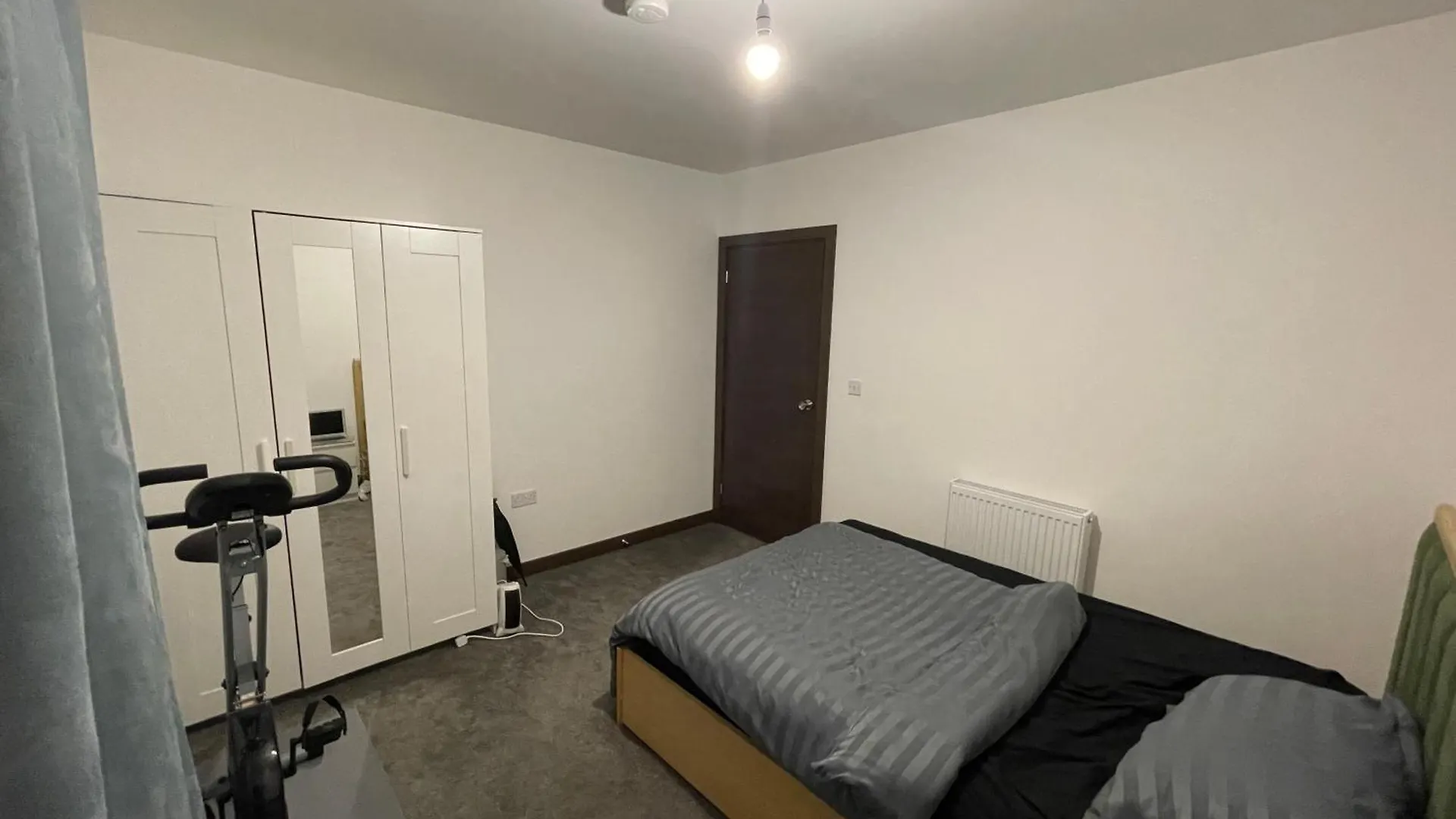 Homestay Stunning Spacious Double Room In A New-Build Flat. Hayes