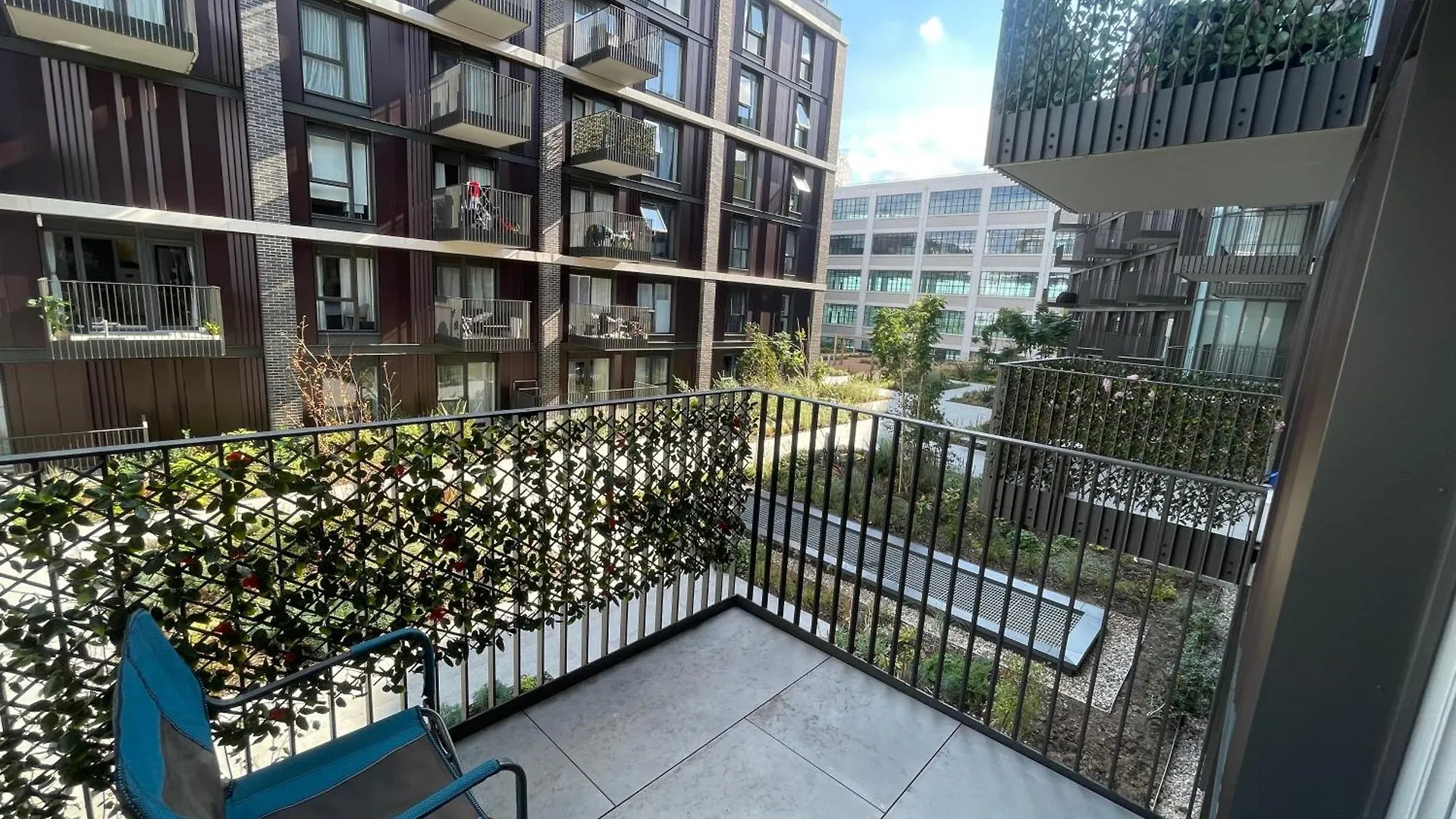 Stunning Spacious Double Room In A New-Build Flat. Hayes  United Kingdom